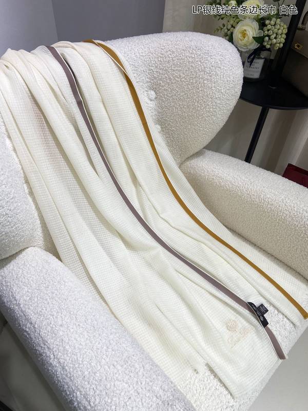 Loro Piana Scarf LPC00055 Loro Piana Scarf LPC00055